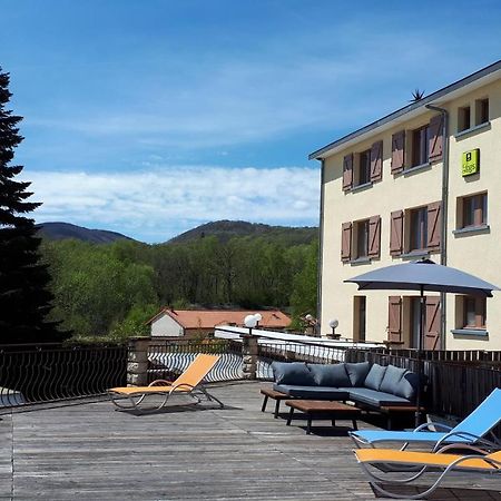 Hotel Logis La Rose Des Vents Volvic Exterior foto