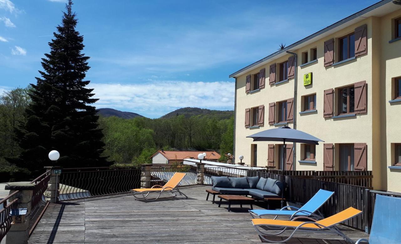 Hotel Logis La Rose Des Vents Volvic Exterior foto